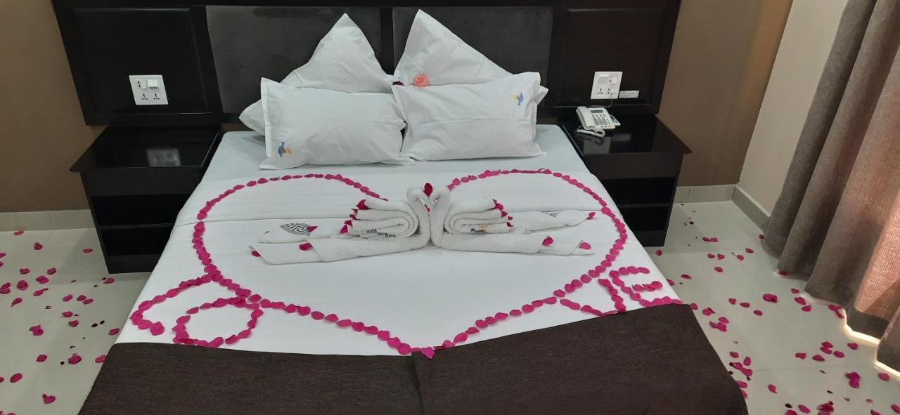 Palm Kalash Hotel 卢萨卡 外观 照片