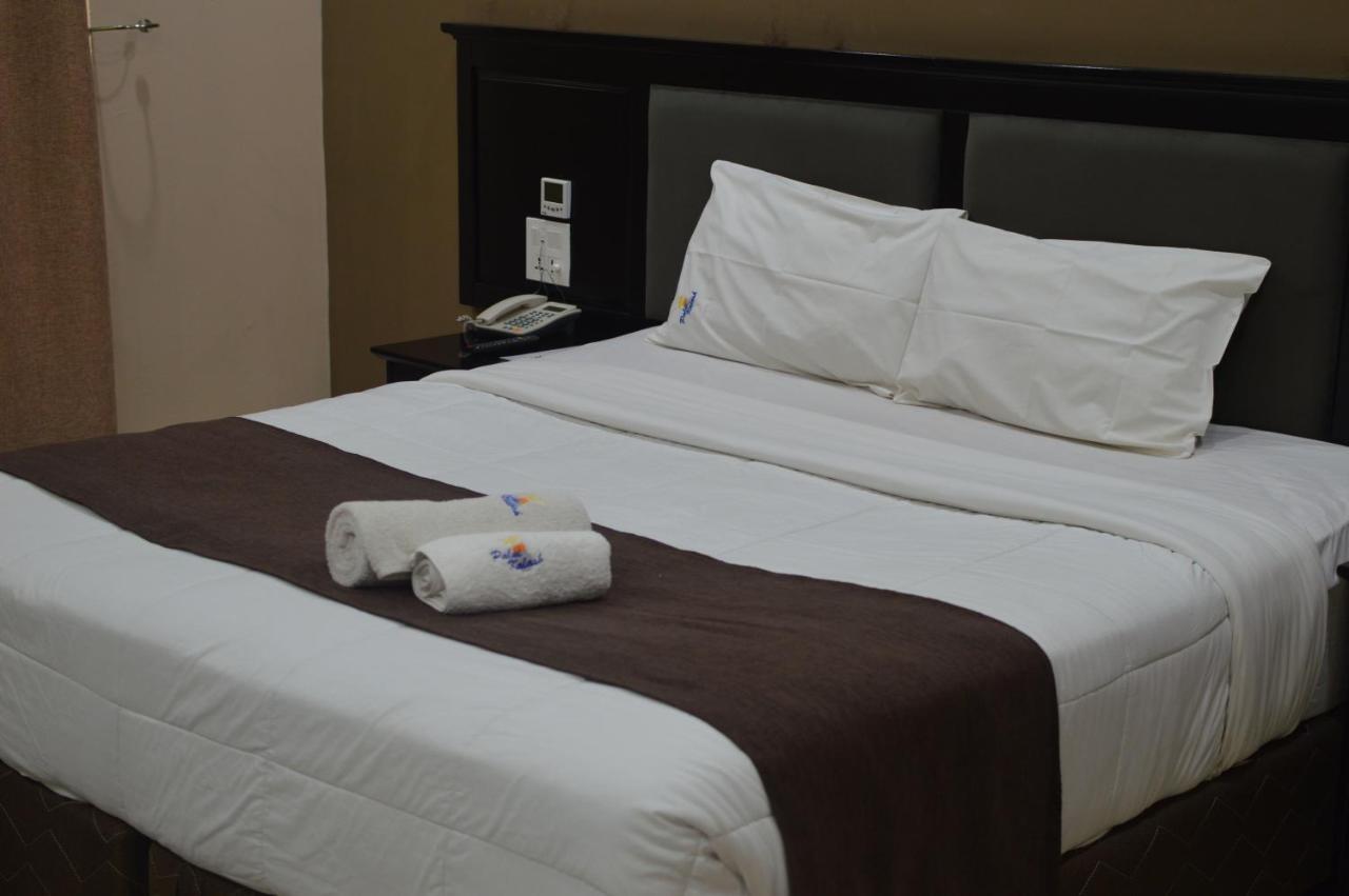 Palm Kalash Hotel 卢萨卡 外观 照片