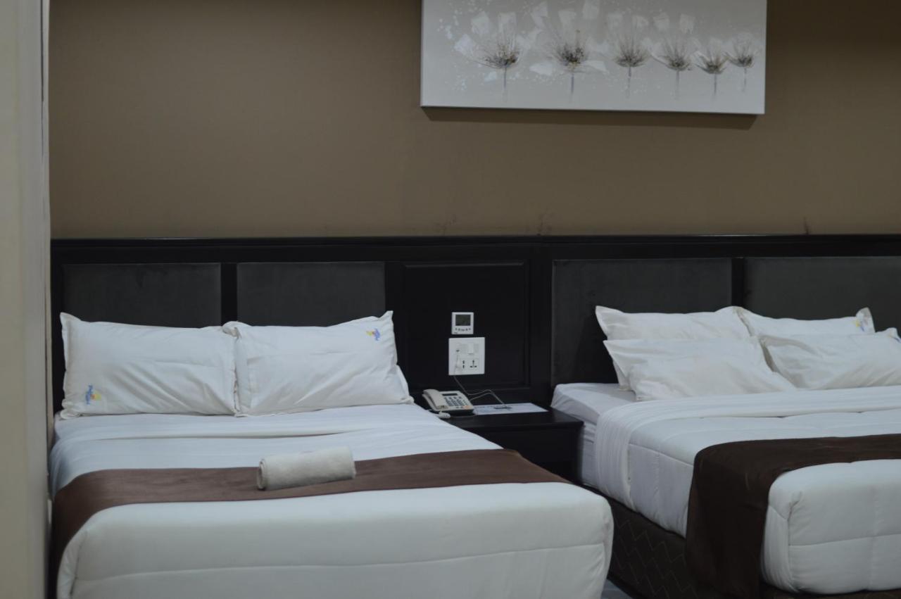 Palm Kalash Hotel 卢萨卡 外观 照片