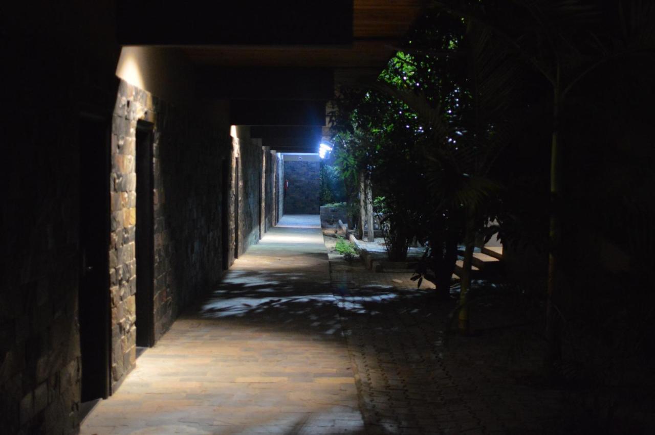 Palm Kalash Hotel 卢萨卡 外观 照片
