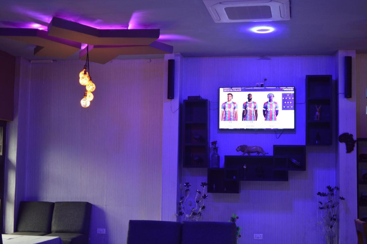 Palm Kalash Hotel 卢萨卡 外观 照片
