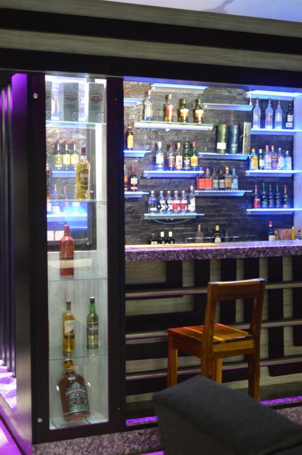 Palm Kalash Hotel 卢萨卡 外观 照片