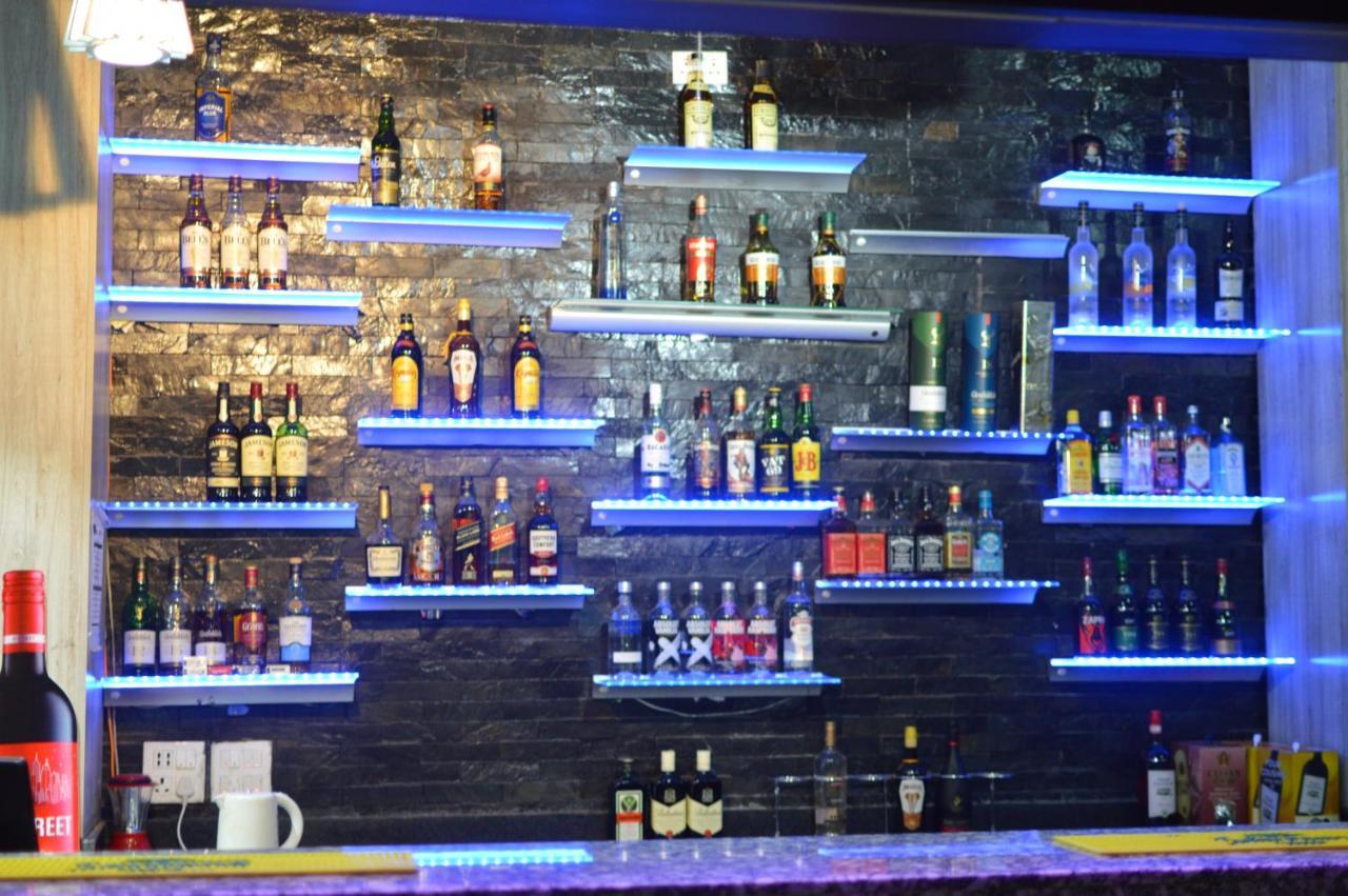 Palm Kalash Hotel 卢萨卡 外观 照片