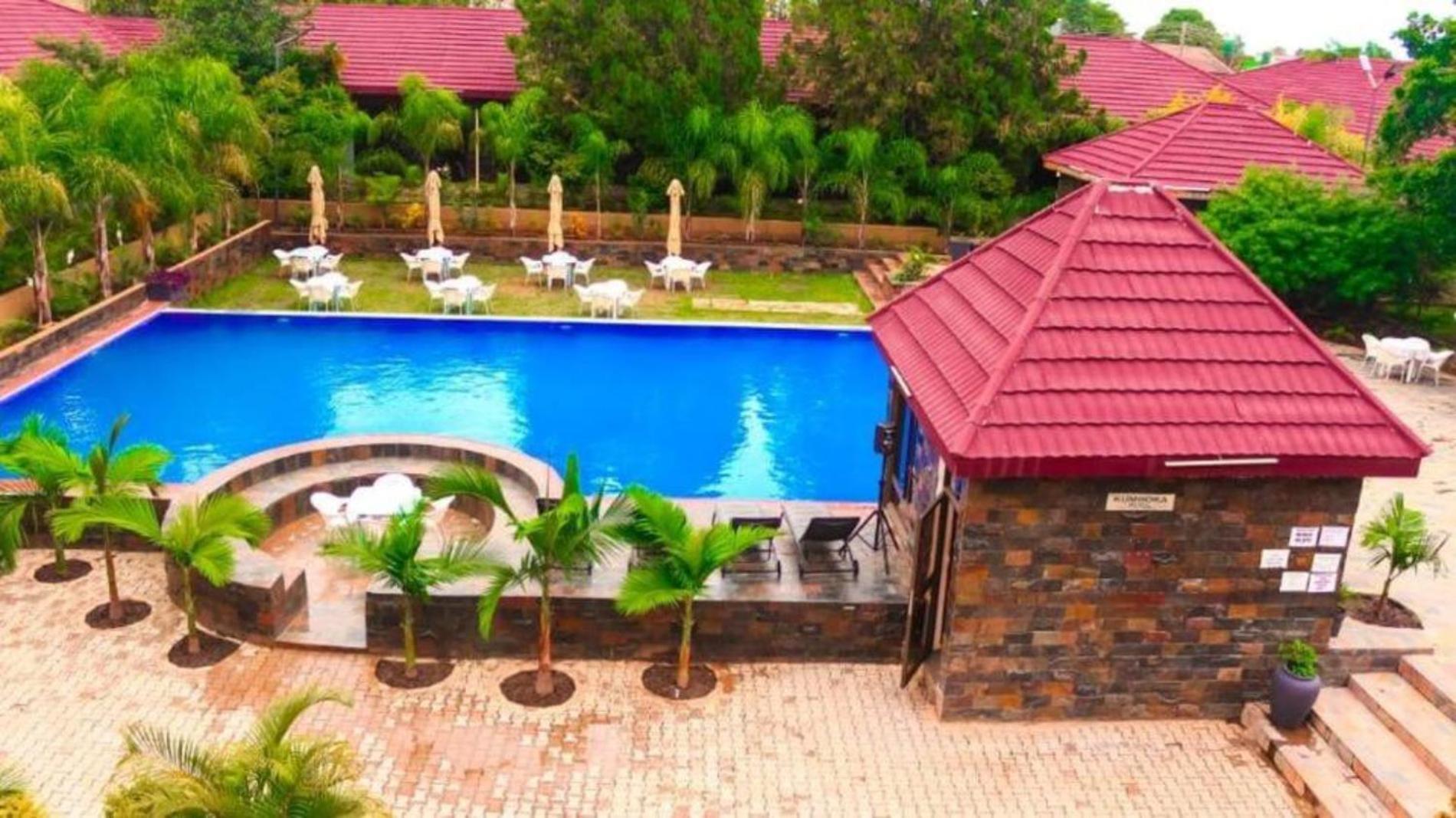 Palm Kalash Hotel 卢萨卡 外观 照片
